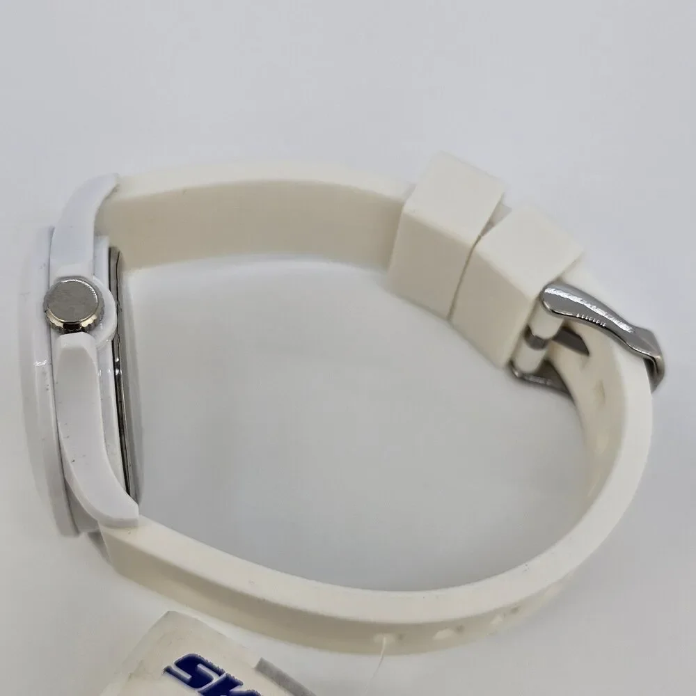 Sketchers Women's Watch‎ 40MM White Dial White Plastic Bands New Battery